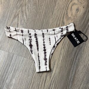 Skatie Gia Dylan Bottom